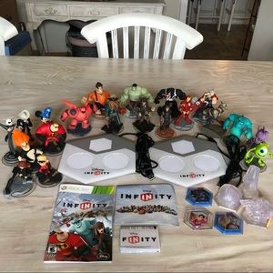 Disney Infinity XBox 360 gaming bundle